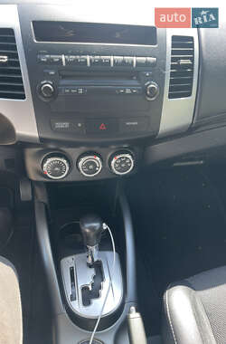 Позашляховик / Кросовер Mitsubishi Outlander 2010 в 