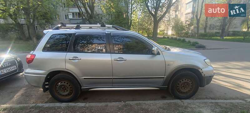 Внедорожник / Кроссовер Mitsubishi Outlander 2005 в Киеве