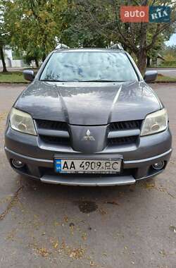 Внедорожник / Кроссовер Mitsubishi Outlander 2009 в 