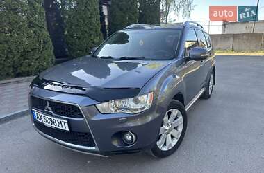 Внедорожник / Кроссовер Mitsubishi Outlander 2010 в 