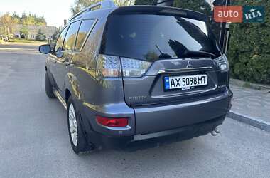 Внедорожник / Кроссовер Mitsubishi Outlander 2010 в 