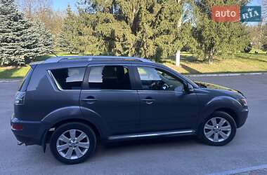 Внедорожник / Кроссовер Mitsubishi Outlander 2010 в 