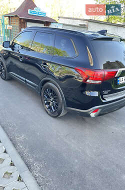 Внедорожник / Кроссовер Mitsubishi Outlander 2018 в 