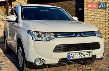 Внедорожник / Кроссовер Mitsubishi Outlander 2012 в 