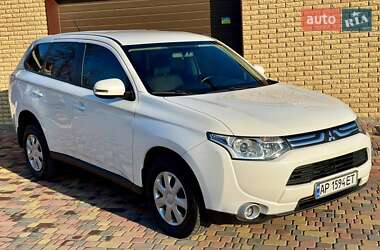 Внедорожник / Кроссовер Mitsubishi Outlander 2012 в 