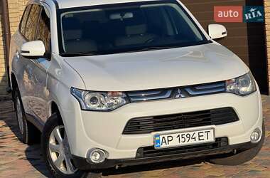 Внедорожник / Кроссовер Mitsubishi Outlander 2012 в 