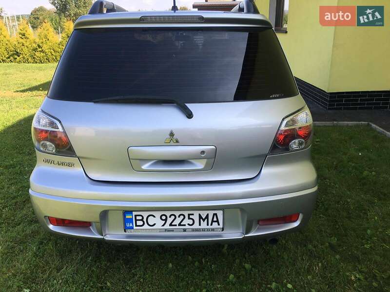 Позашляховик / Кросовер Mitsubishi Outlander 2006 в Старому Самборі
