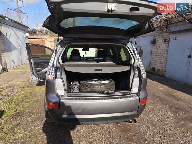 Позашляховик / Кросовер Mitsubishi Outlander 2009 в Кривому Розі