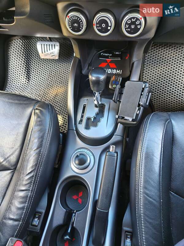 Позашляховик / Кросовер Mitsubishi Outlander 2009 в Кривому Розі