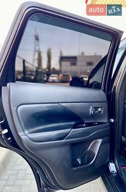 Внедорожник / Кроссовер Mitsubishi Outlander 2018 в 
