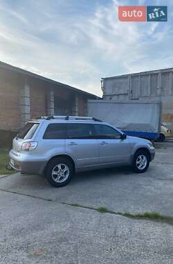 Внедорожник / Кроссовер Mitsubishi Outlander 2003 в 