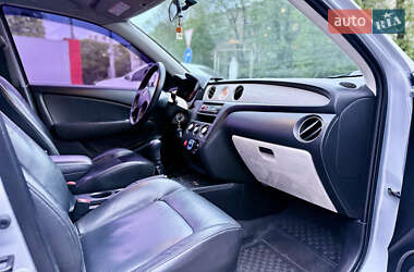 Внедорожник / Кроссовер Mitsubishi Outlander 2003 в 