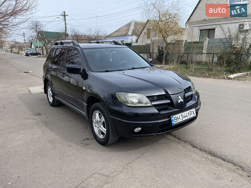 Позашляховик / Кросовер Mitsubishi Outlander 2003 в 