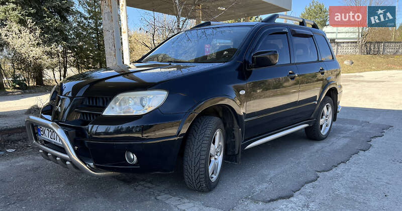 Внедорожник / Кроссовер Mitsubishi Outlander 2008 в Вараше