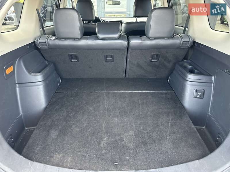 Позашляховик / Кросовер Mitsubishi Outlander 2021 в Чернівцях