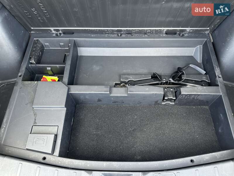 Позашляховик / Кросовер Mitsubishi Outlander 2021 в Чернівцях