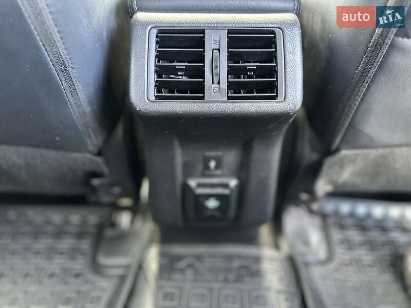 Позашляховик / Кросовер Mitsubishi Outlander 2021 в Чернівцях