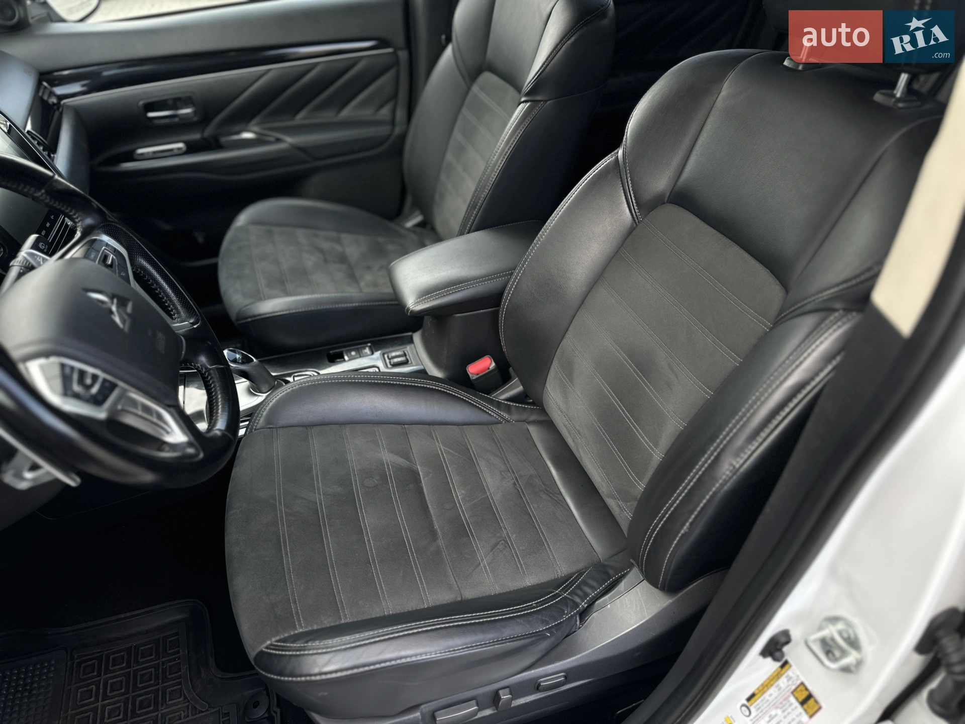 2021 Mitsubishi Outlander - мініатюра 33