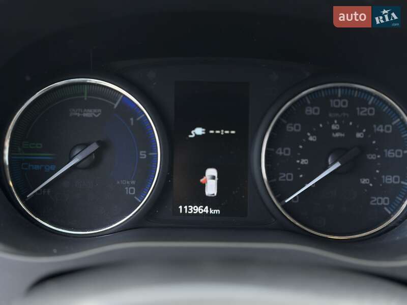 Позашляховик / Кросовер Mitsubishi Outlander 2021 в Чернівцях