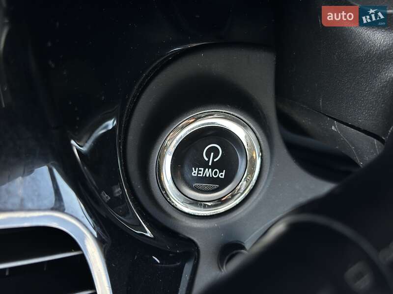 Позашляховик / Кросовер Mitsubishi Outlander 2021 в Чернівцях