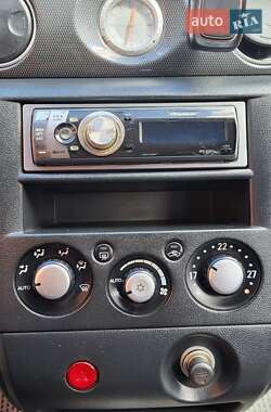 Позашляховик / Кросовер Mitsubishi Outlander 2007 в 