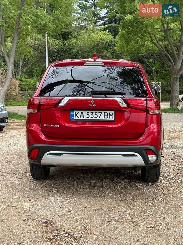 Позашляховик / Кросовер Mitsubishi Outlander 2021 в Ужгороді фото 2 Позашляховик / Кросовер Mitsubishi Outlander 2021 в Ужгороді