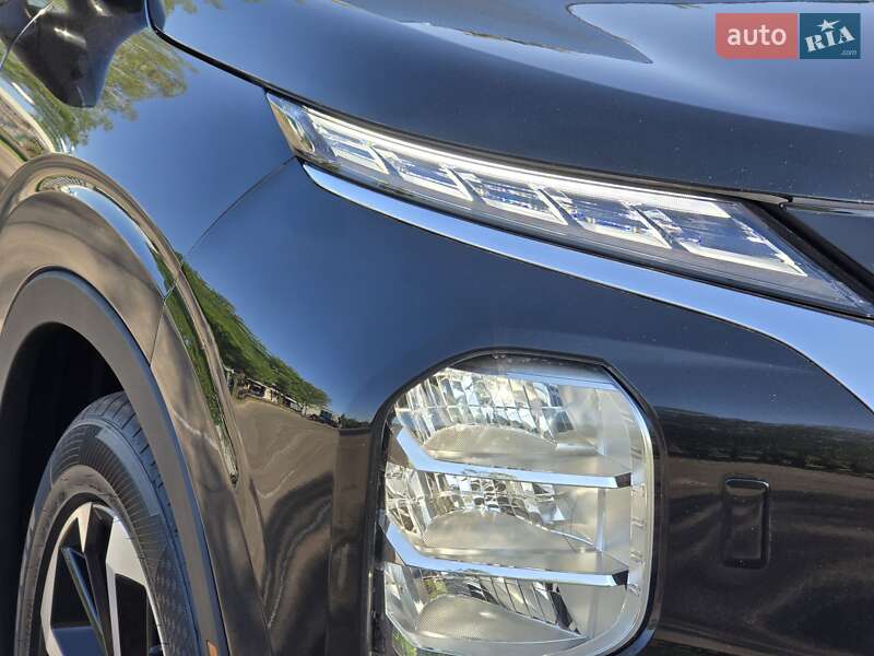 Позашляховик / Кросовер Mitsubishi Outlander 2023 в Кривому Розі