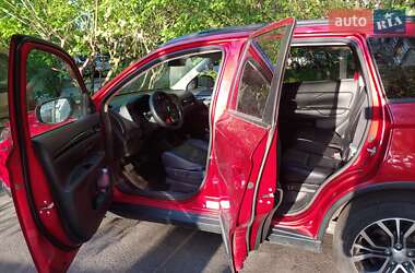 Внедорожник / Кроссовер Mitsubishi Outlander 2015 в Киеве