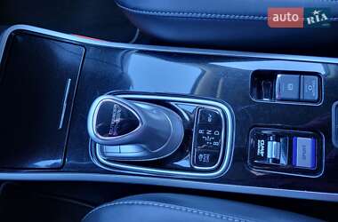 Внедорожник / Кроссовер Mitsubishi Outlander 2019 в 