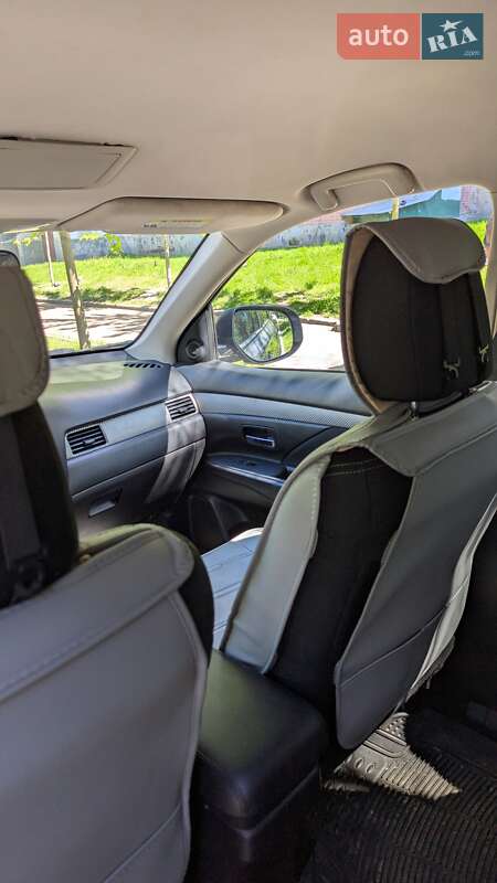 Позашляховик / Кросовер Mitsubishi Outlander 2018 в Чернігові