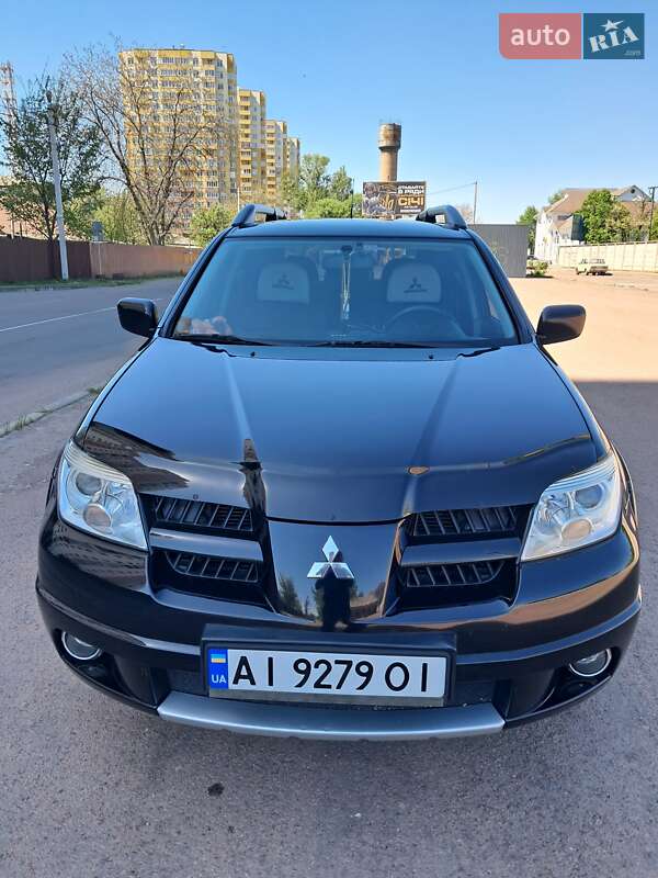 Внедорожник / Кроссовер Mitsubishi Outlander 2007 в 