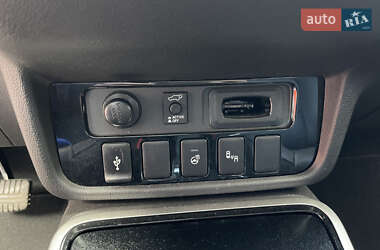 Внедорожник / Кроссовер Mitsubishi Outlander 2019 в 