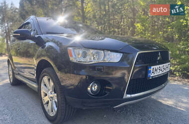 Внедорожник / Кроссовер Mitsubishi Outlander 2011 в 