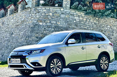 Внедорожник / Кроссовер Mitsubishi Outlander 2020 в Каменец-Подольском