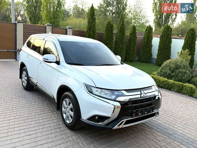 Позашляховик / Кросовер Mitsubishi Outlander 2021 в Кропивницькому