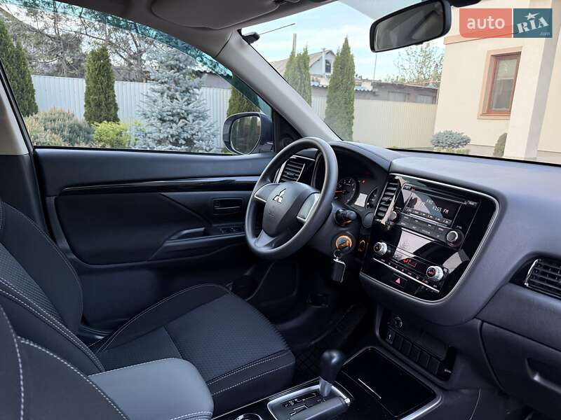 Позашляховик / Кросовер Mitsubishi Outlander 2021 в Кропивницькому