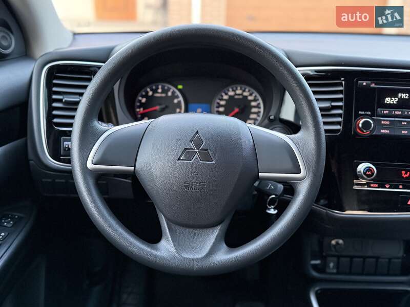Позашляховик / Кросовер Mitsubishi Outlander 2021 в Кропивницькому