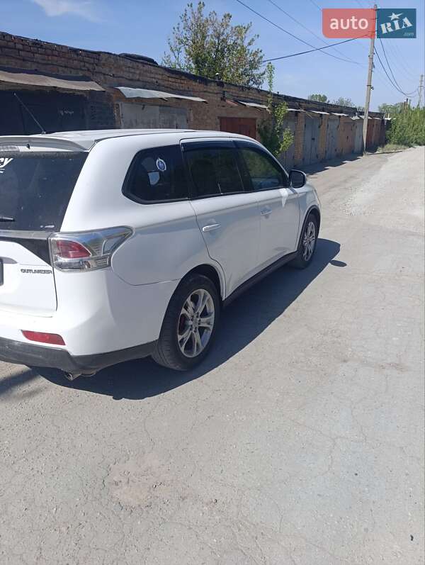 Позашляховик / Кросовер Mitsubishi Outlander 2013 в Білій Церкві