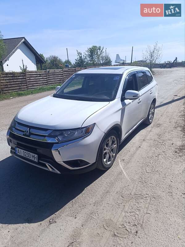 Позашляховик / Кросовер Mitsubishi Outlander 2013 в Білій Церкві