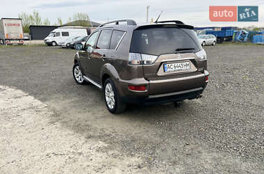 Внедорожник / Кроссовер Mitsubishi Outlander 2011 в 