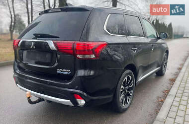 Внедорожник / Кроссовер Mitsubishi Outlander 2018 в 