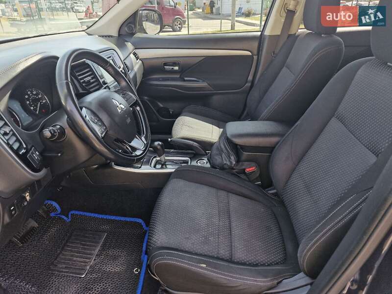 Позашляховик / Кросовер Mitsubishi Outlander 2017 в Миколаєві