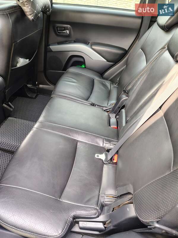 Внедорожник / Кроссовер Mitsubishi Outlander 2008 в Днепре