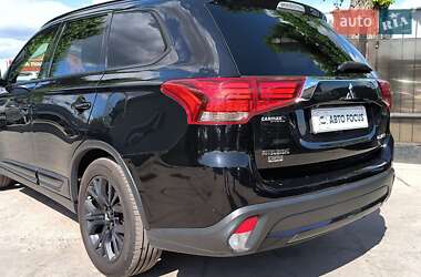 Внедорожник / Кроссовер Mitsubishi Outlander 2018 в 