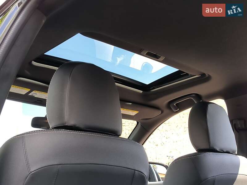 Позашляховик / Кросовер Mitsubishi Outlander 2018 в Києві