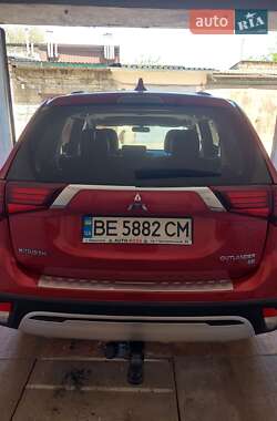 Позашляховик / Кросовер Mitsubishi Outlander 2019 в Миколаєві