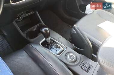 Внедорожник / Кроссовер Mitsubishi Outlander 2014 в 