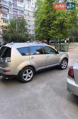 Внедорожник / Кроссовер Mitsubishi Outlander 2007 в 
