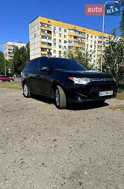 Позашляховик / Кросовер Mitsubishi Outlander 2013 в Харкові