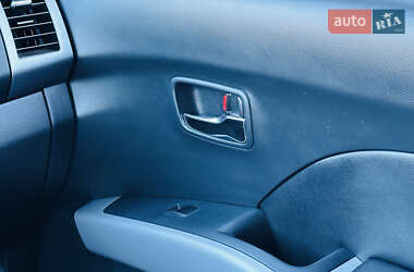 Внедорожник / Кроссовер Mitsubishi Outlander 2007 в 